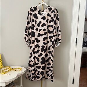 Stylish Black and Cream Midi Dress